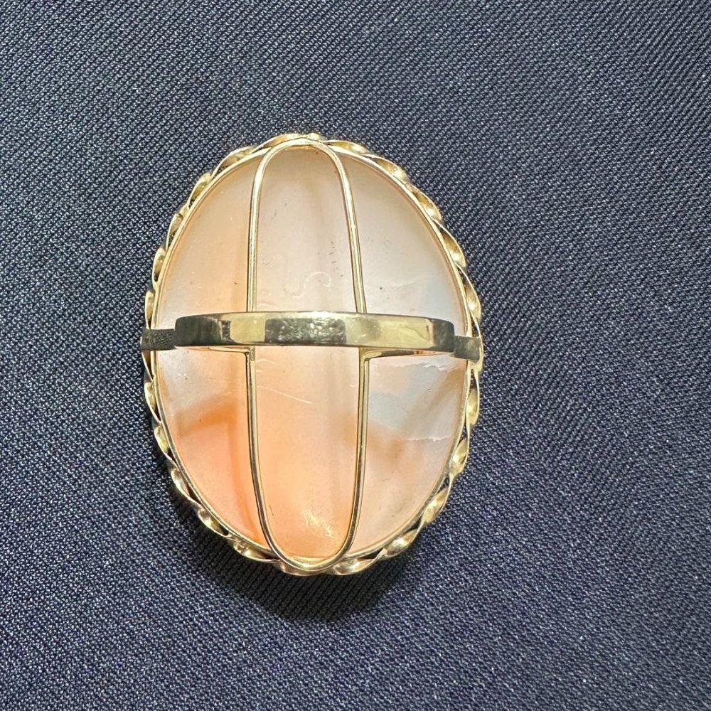Italy 561 NA 14 Kt. Cameo Ring - Picture 4 of 5